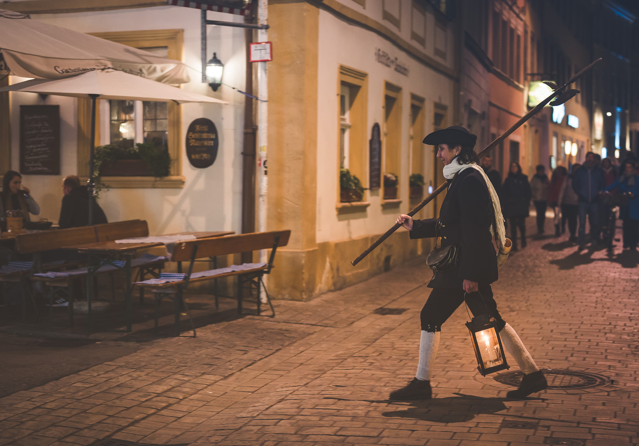 Nachts in den Gassen treffen Sie den Bamberger Nachtwächter