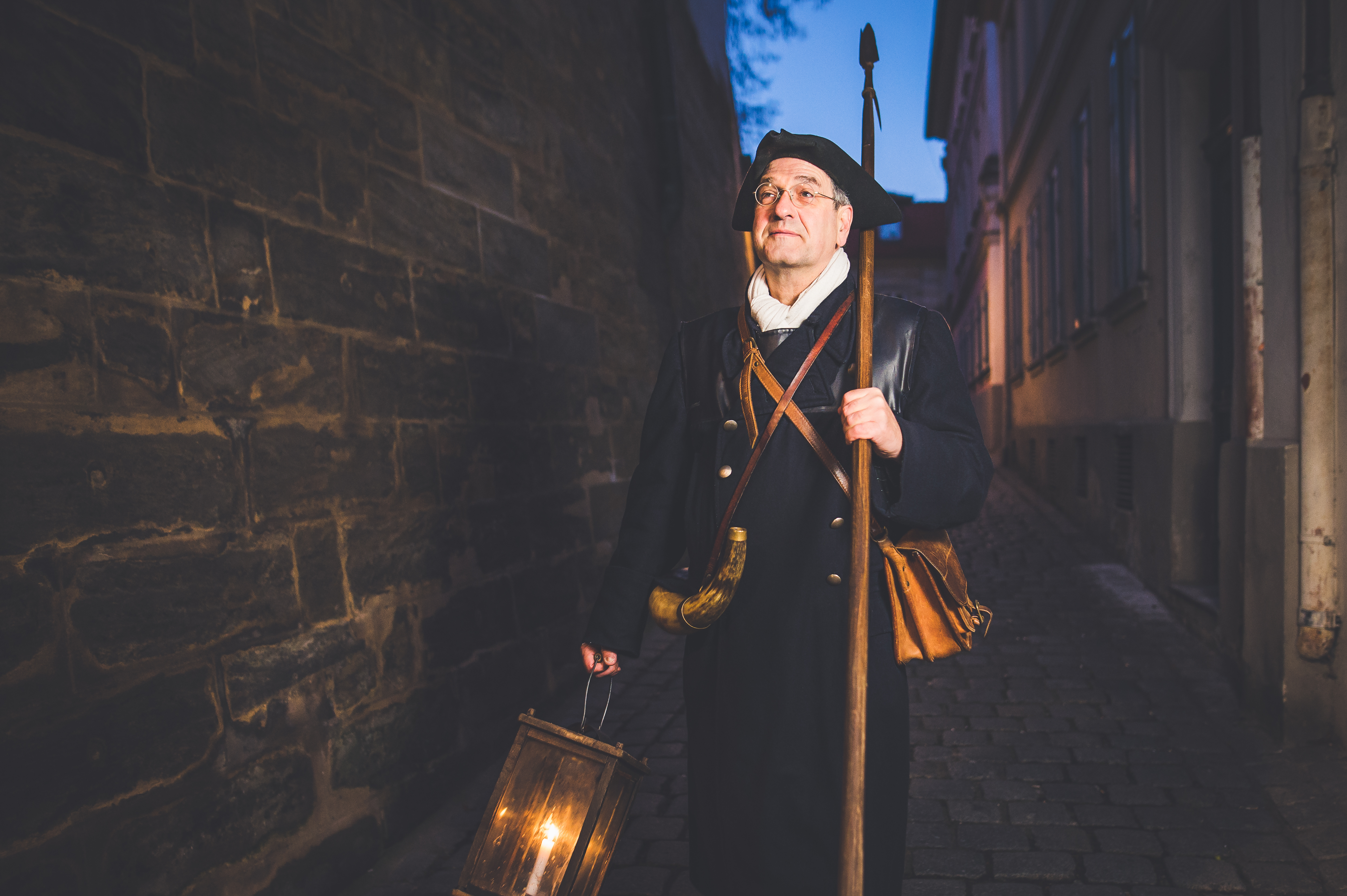 Mit der Hellebarde auf Patroille